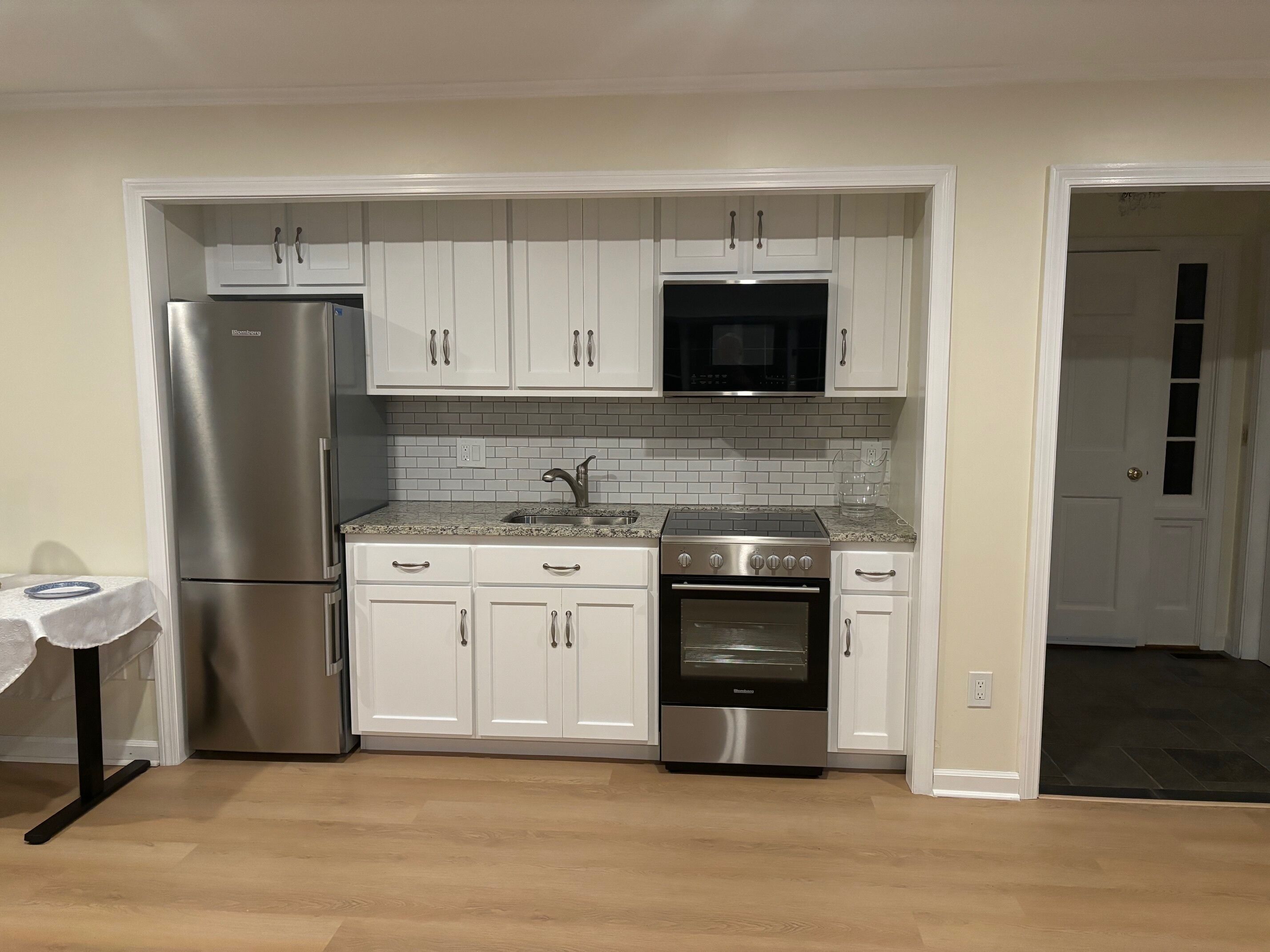 Microwave, oven, stovetop, coffee/tea maker