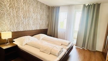 Comfort Triple Room, Balcony, City View | Free WiFi