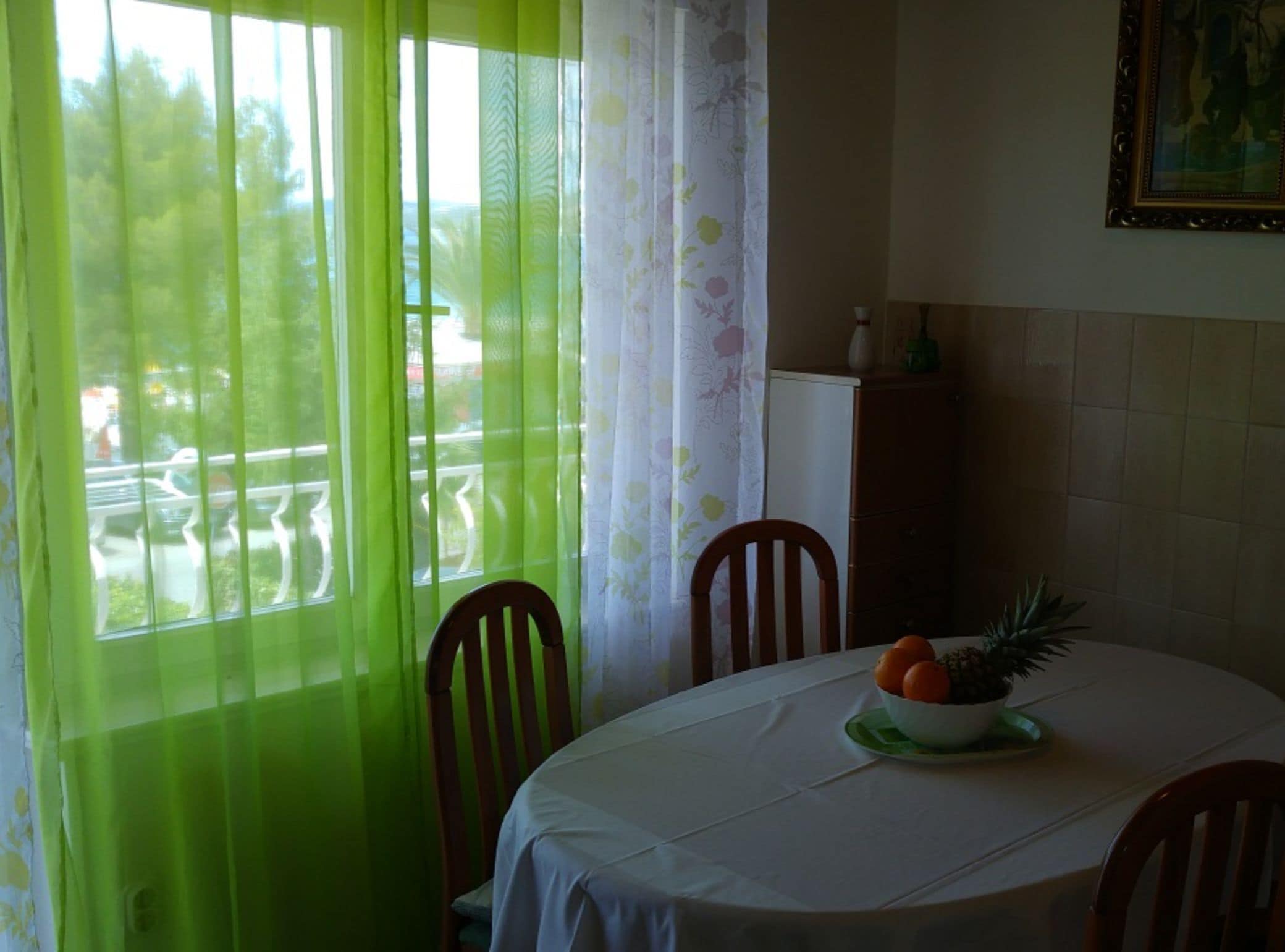 Studio (Studio Apartment with Sea View and Ba) | Living room | 32-inch flat-screen TV with cable channels