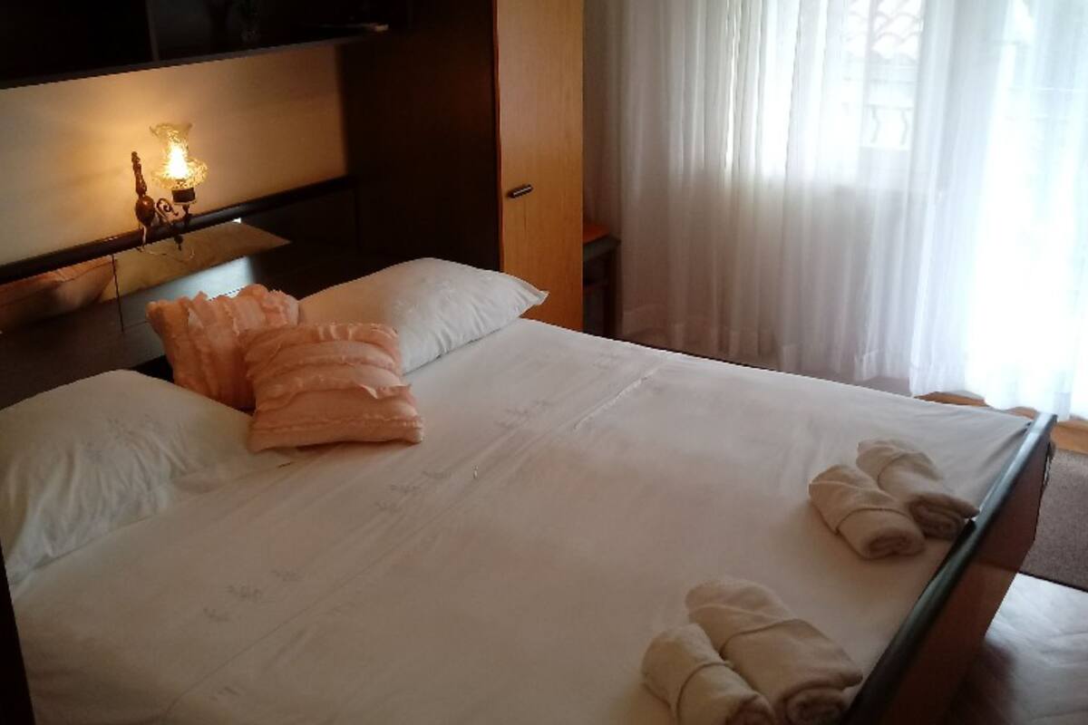 7 habitaciones y cunas