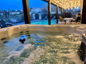 Tina de hidromasaje interior