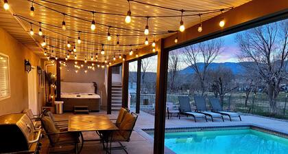 Zion Family Retreat, Heated Pool, Hot Tub, Game Room, Sleeps 20+