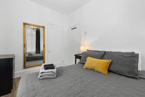 2 bedrooms, iron/ironing board, free WiFi, bed sheets