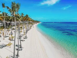 Private beach, white sand, beach cabanas, beach massages