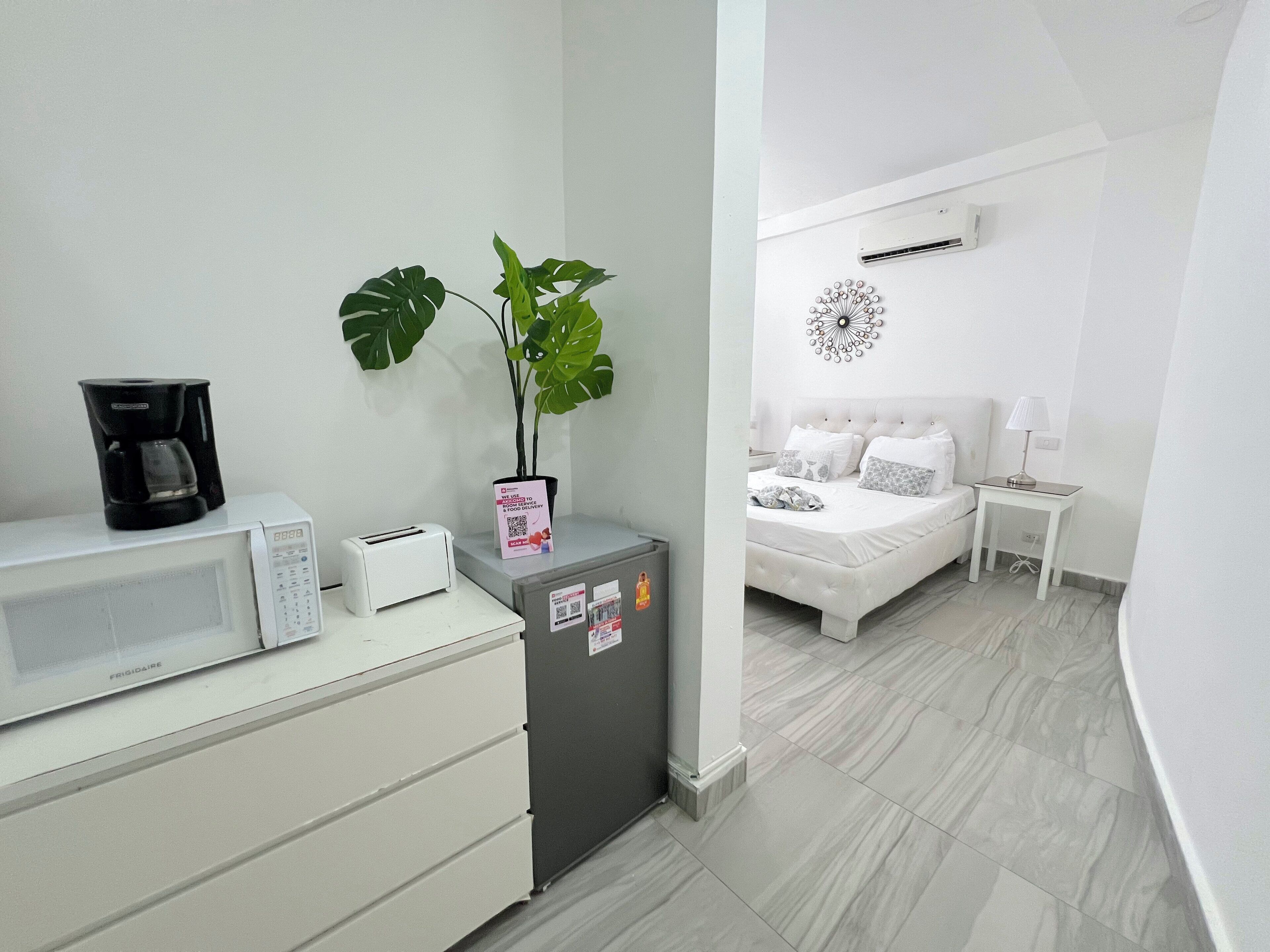 Studio, City View | In-room safe, individually decorated, individually furnished