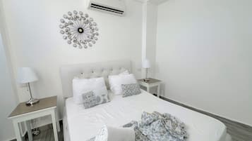 Studio, City View | In-room safe, individually decorated, individually furnished