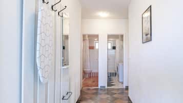 Apartment (Three Bedroom Apartment with Terrace) | Bathroom | Shower, towels