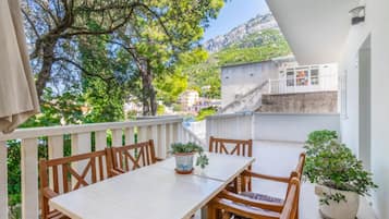 Apartment (Three Bedroom Apartment with Terrace) | Balcony