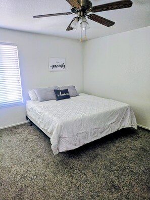 4 bedrooms, iron/ironing board, WiFi, bed sheets