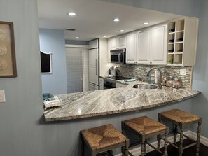 Private kitchen - Charming Florida Keys townhome with boat slip in Tavernier 3 bedrooms available (Tavernier)