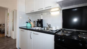 Apartamento (One Bedroom Apartment With Balcony An) | Cozinha privada | Geladeira