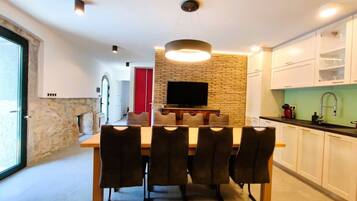 Hus (Private Oasis with Pool) | Spisestue