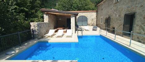 House (Private Oasis with Pool) | Pool