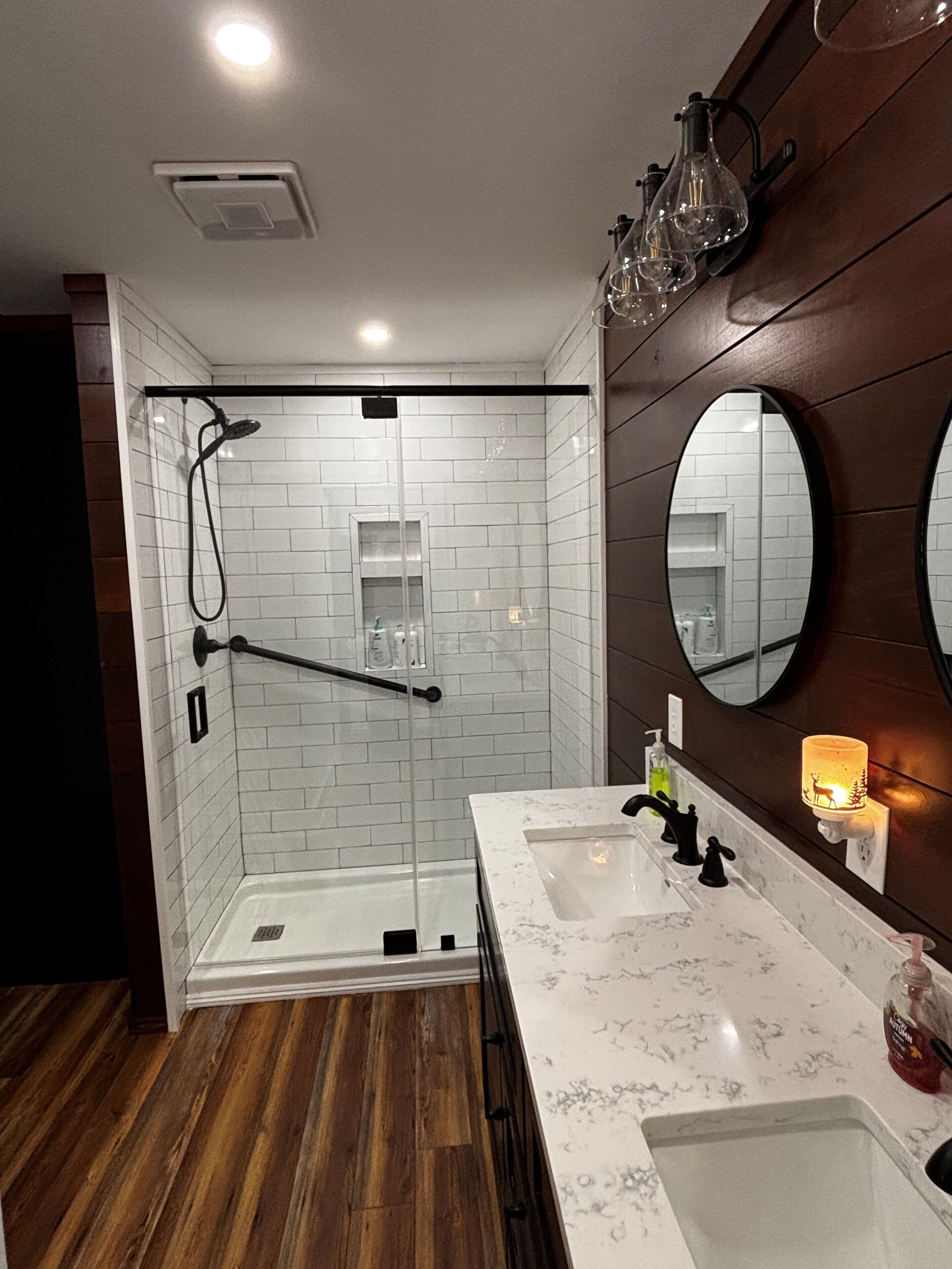 Shower, towels, soap, toilet paper