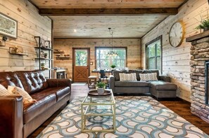 Télévision, cheminée