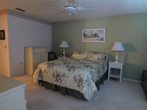 2 bedrooms, iron/ironing board, free WiFi, bed sheets - Pinehollow - 203 Pine Hollow (Englewood)