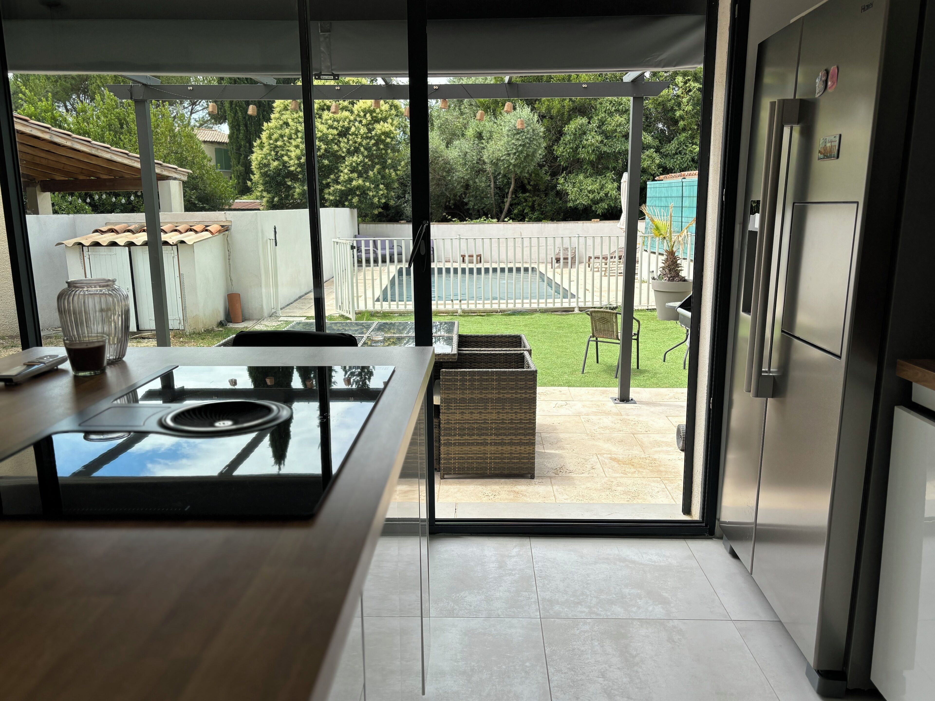 Mikroaaltouuni, uuni, liesi, astianpesukone