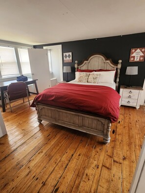 4 soverom, skrivebord, strykejern/-brett og wi-fi (inkludert)