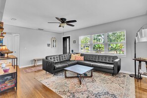 スマートテレビ、ステレオ、PC モニター、プリンター