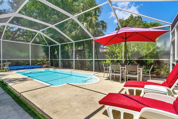 Outdoor pool, a heated pool