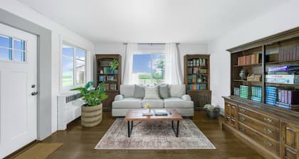 Spacious Family Farmhouse near Frankenmuth and Birch Run
