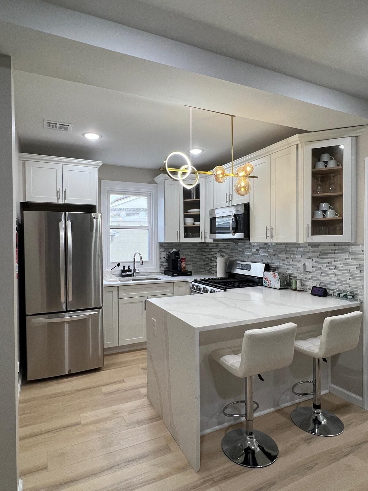 Refrigerador, microondas, horno, placa de cocina