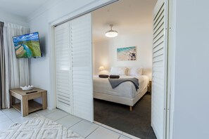 1 bedroom, travel cot, free WiFi, bed sheets