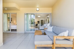 1 bedroom, travel cot, free WiFi, bed sheets