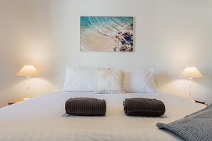 2 bedrooms, travel crib, free WiFi, bed sheets