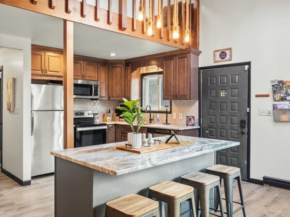 House, Garden View | Private kitchen | Full-sized fridge, microwave, oven, stovetop