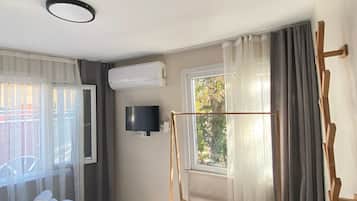 Standaard kamer, uitzicht op de stad | Gratis wifi, beddengoed