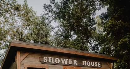 NWA Escape: Beaver Lake Pet Friendly Glamping