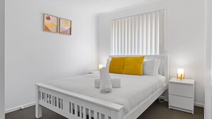 4 makuuhuonetta, silitysrauta/-lauta, ilmainen Wi-Fi