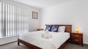 4 bedrooms, iron/ironing board, free WiFi