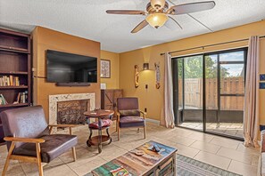 TV, fireplace