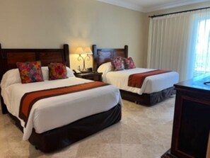 3 bedrooms, in-room safe, desk, iron/ironing board