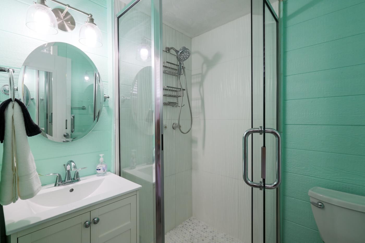 Shower, towels