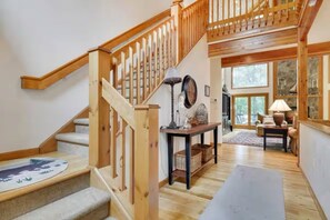 Interior - Lake Front! Game Room + Indoor and Outdoor Fireplaces! (Blakeslee)