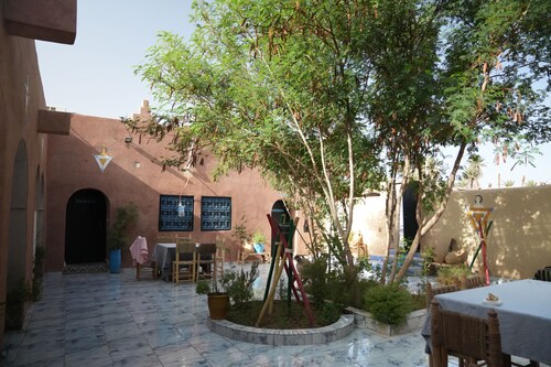 Charming riad in wonderful Foum Zguid with fitness room, AC