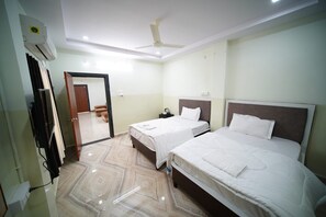 In-room safe, free WiFi - HAPPY STAYS (Penumuluru)