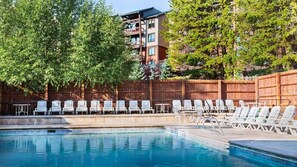 Pool - Cozy 1-Bedroom Suite at Valdoro Mountain Lodge – Ski & Relax (Breckenridge)