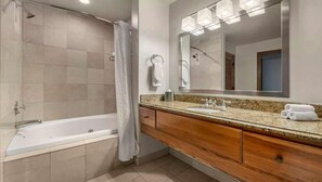 Hair dryer, towels - Cozy 1-Bedroom Suite at Valdoro Mountain Lodge – Ski & Relax (Breckenridge)