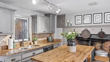 Mikrobølgeovn, ovn, kogeplade, opvaskemaskine