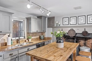 Microonde, forno, piano cottura, lavastoviglie