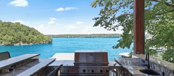 Grand Lakefront Lodge Retreat