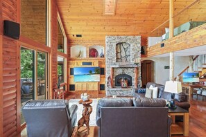 TV, fireplace, stereo