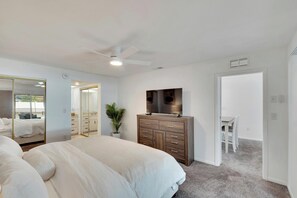 3 bedrooms, iron/ironing board, WiFi, bed sheets