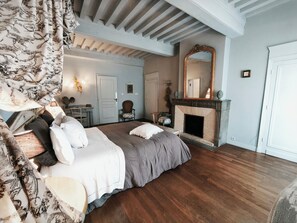 Deluxe suite | Verduisterende gordijnen, een strijkplank/strijkijzer