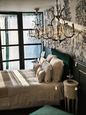 Deluxe Tent, Garden View | Blackout curtains, iron/ironing board - Chambre d 'hotes Madame (Branges)