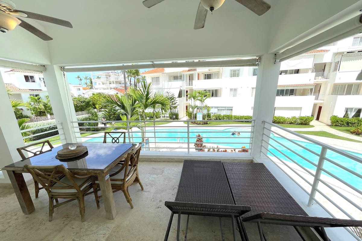 Deluxe Apartment, Pool View | Terrace/patio
